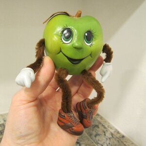 Small Apple Shelf Sitter